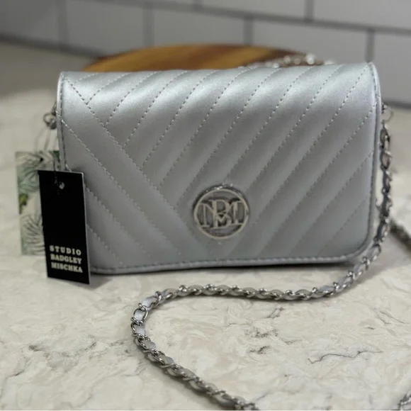 Badgley Mischka Silver Crossbody Bag with Round Plate - Picture 3 of 9
